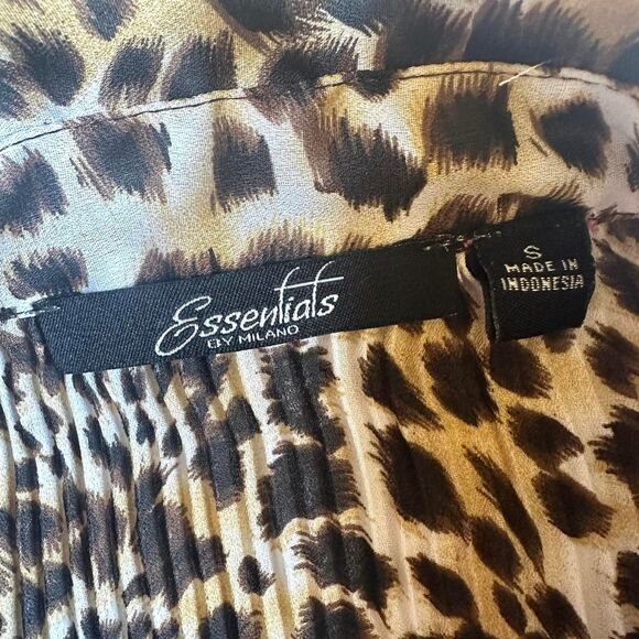 Essentials by Milano Pleated Leopard‎ Print Blouse Ruffle Flare Sleeves Sz S - Picture 3 of 4